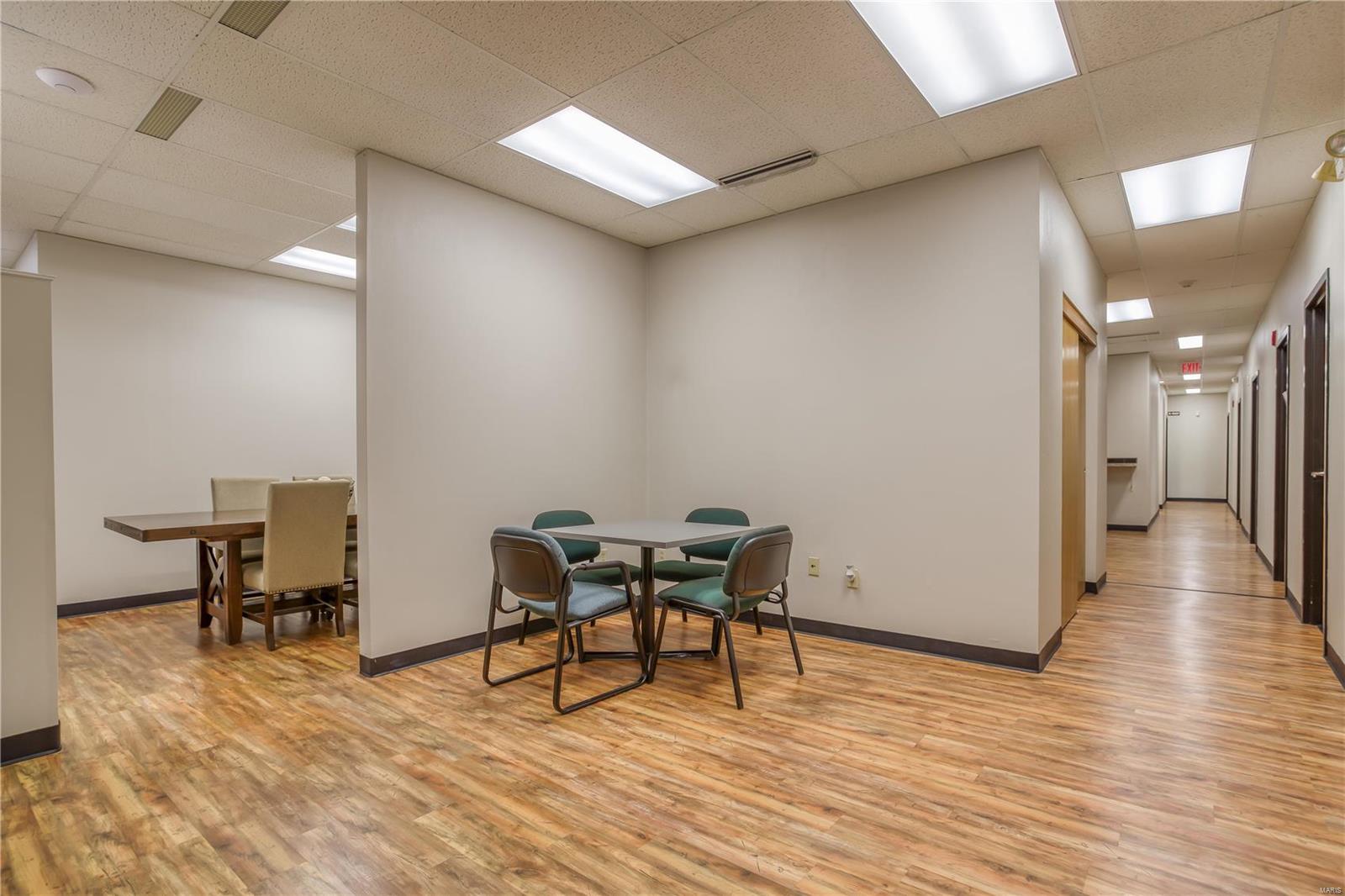 TESSON FERRY - Commercial Sale