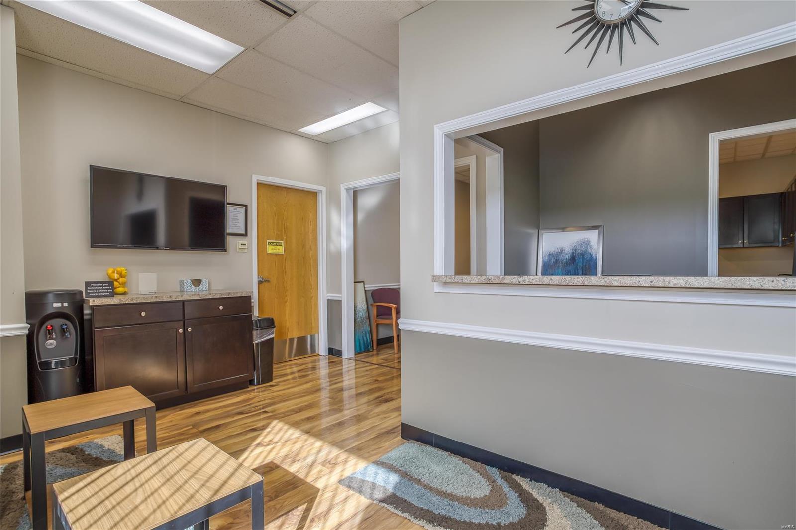 TESSON FERRY - Commercial Sale