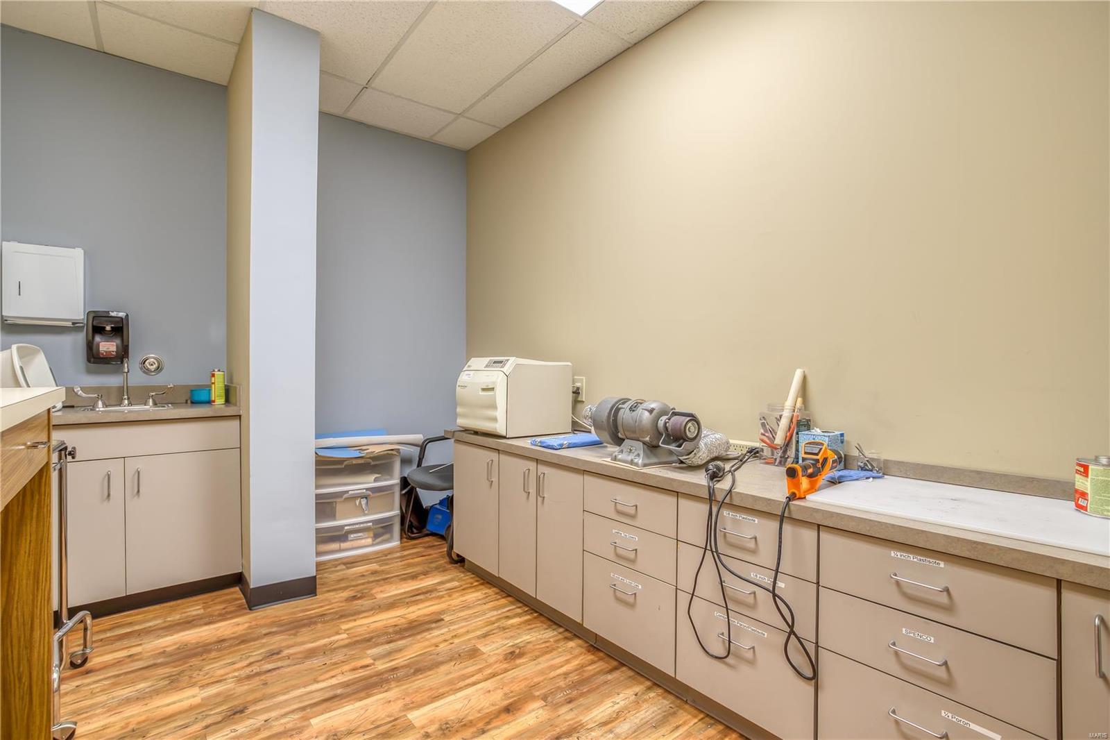 TESSON FERRY - Commercial Sale