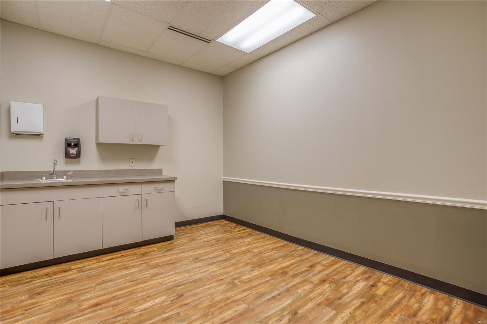 TESSON FERRY - Commercial Sale