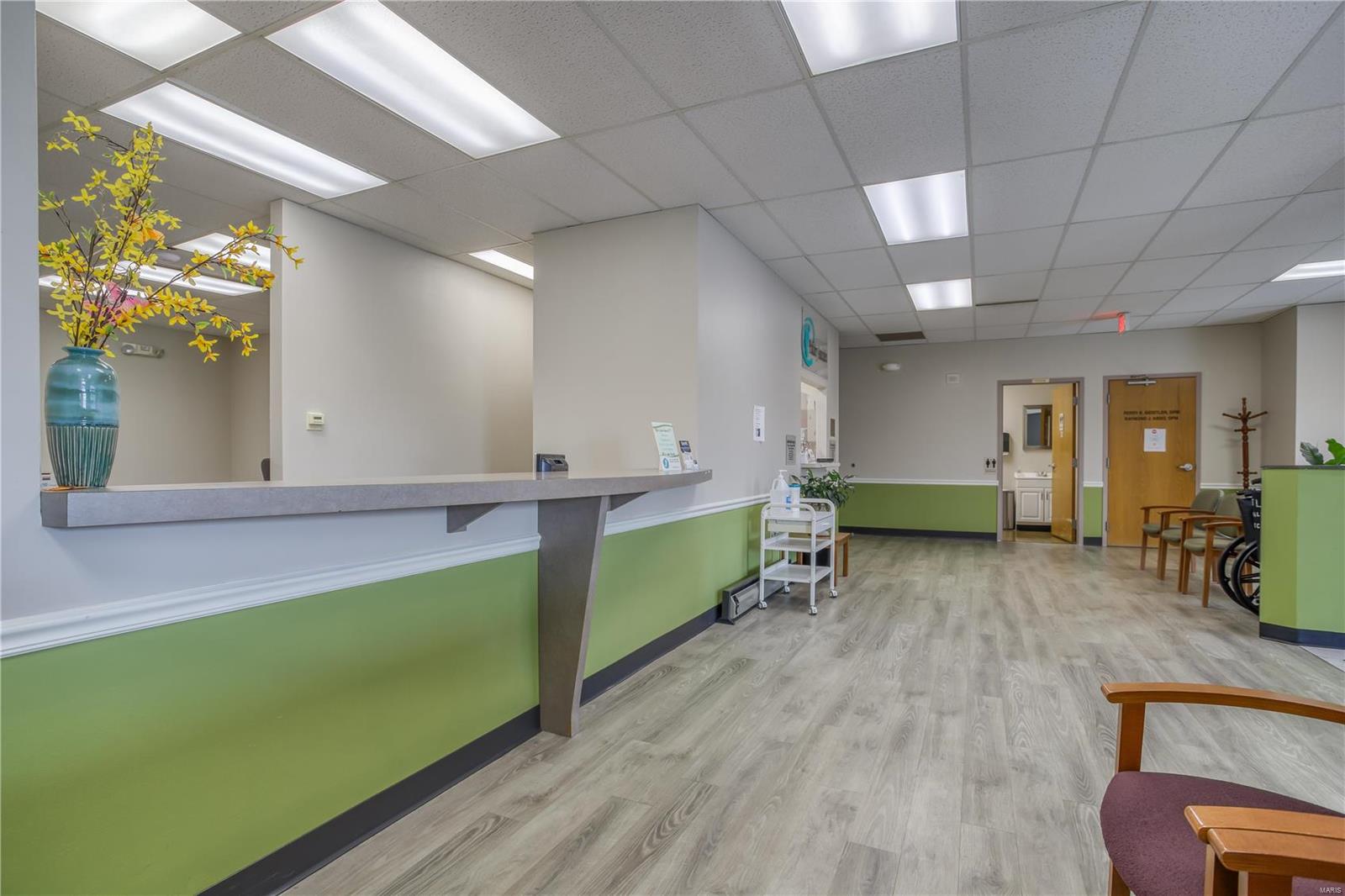 TESSON FERRY - Commercial Sale