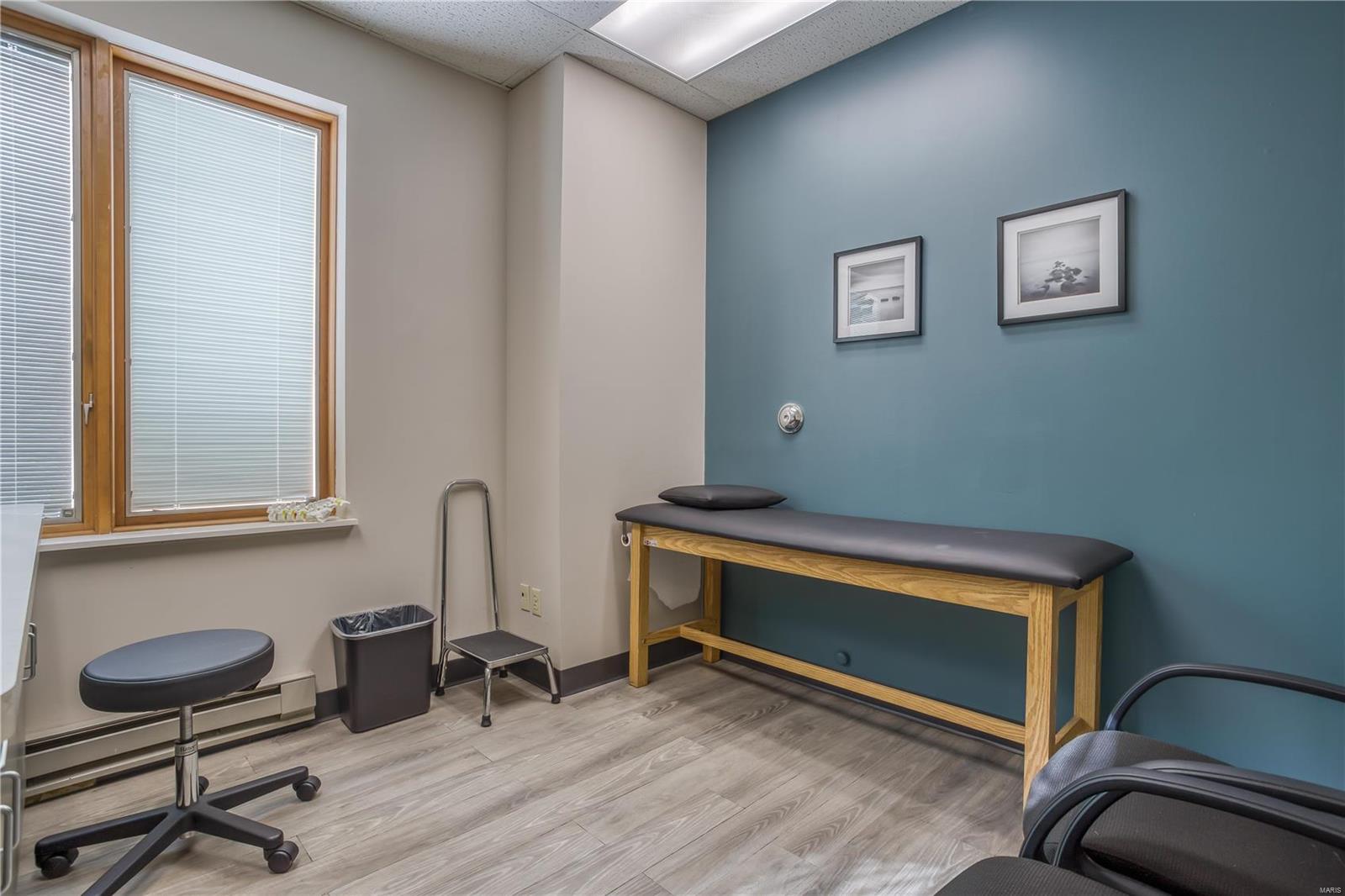 TESSON FERRY - Commercial Sale