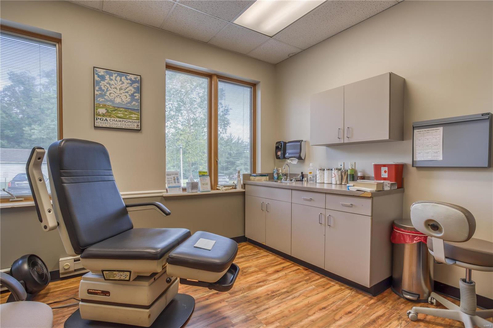 TESSON FERRY - Commercial Sale