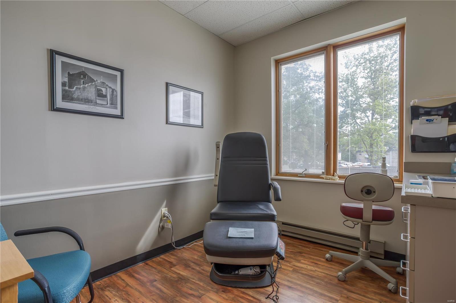 TESSON FERRY - Commercial Sale