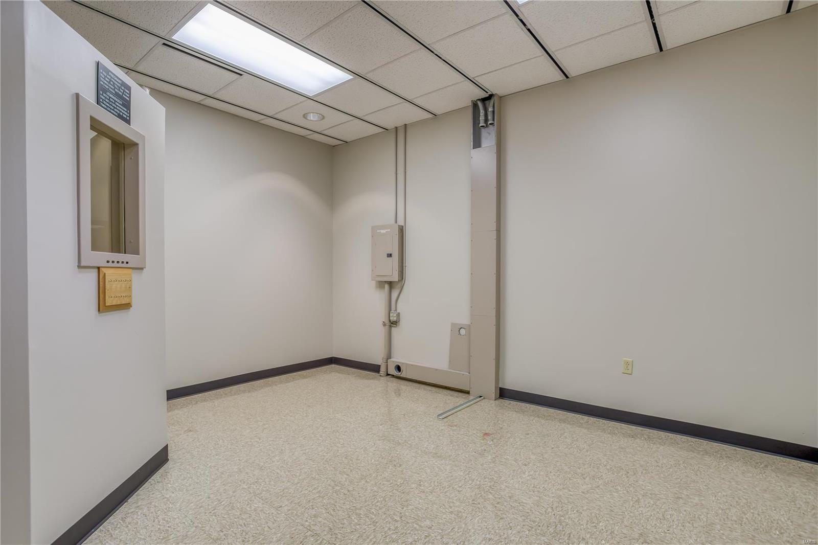 TESSON FERRY - Commercial Sale