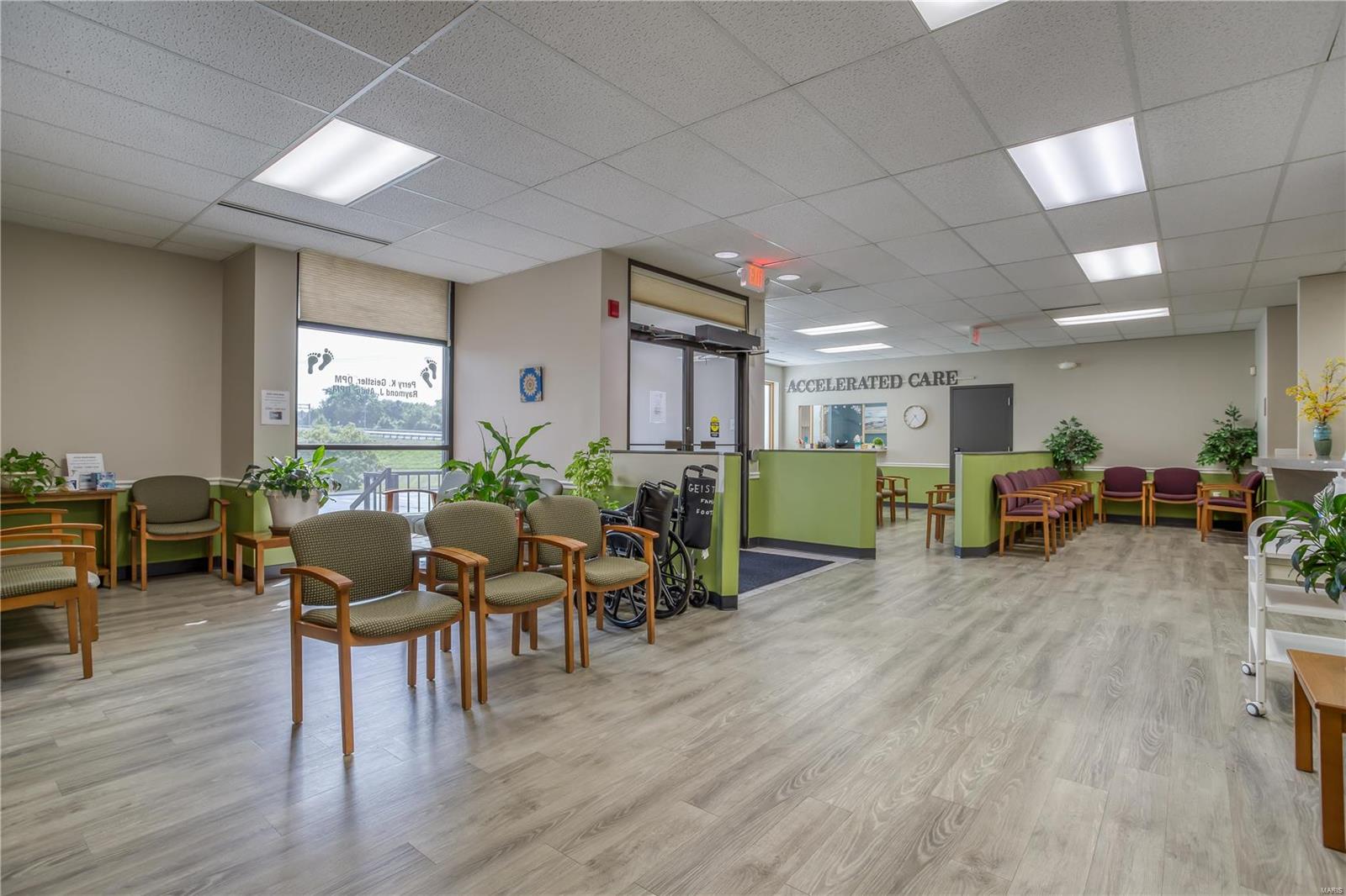 TESSON FERRY - Commercial Sale