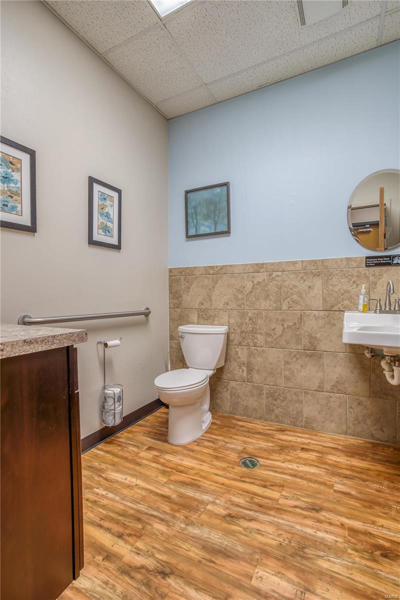 TESSON FERRY - Commercial Sale