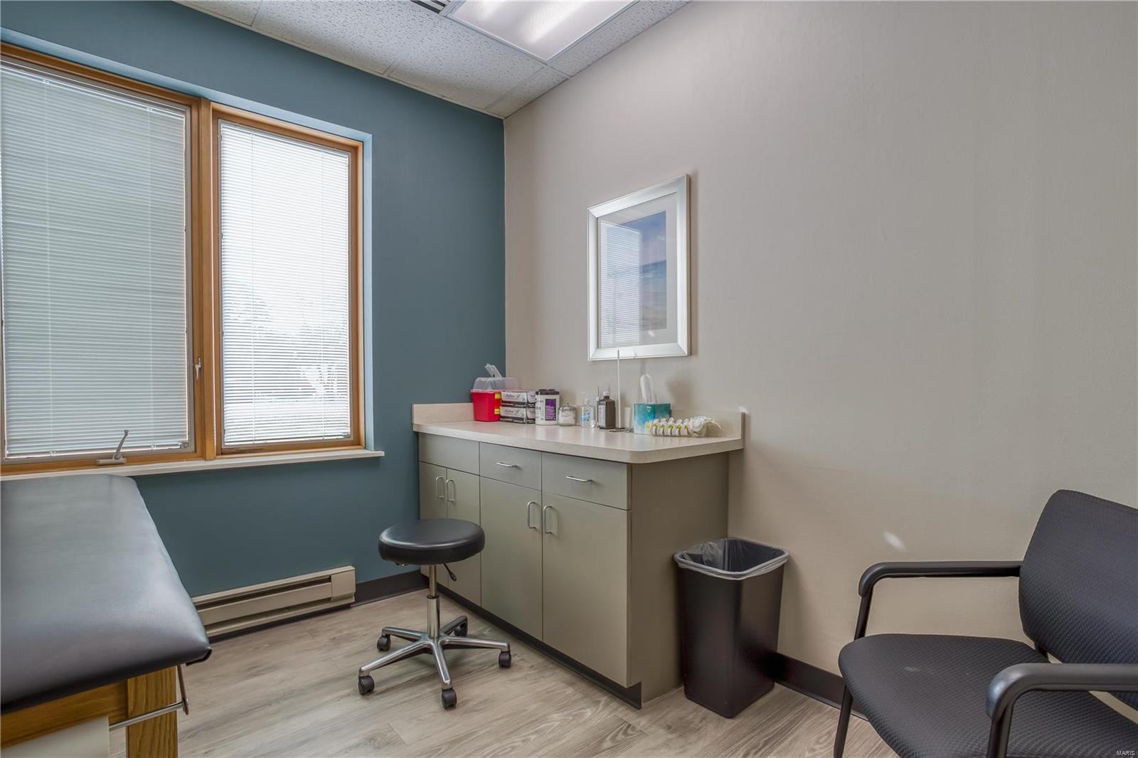 TESSON FERRY - Commercial Sale