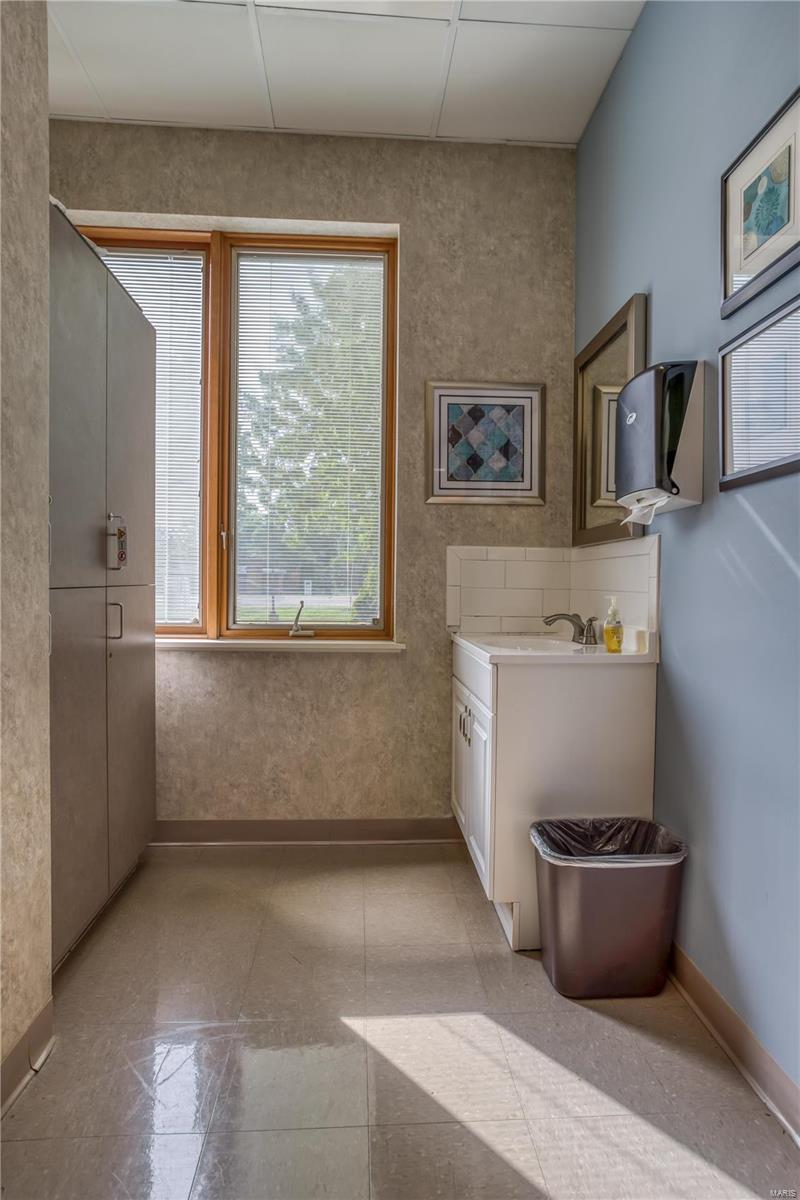 TESSON FERRY - Commercial Sale