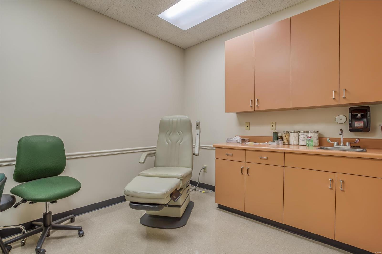 TESSON FERRY - Commercial Sale