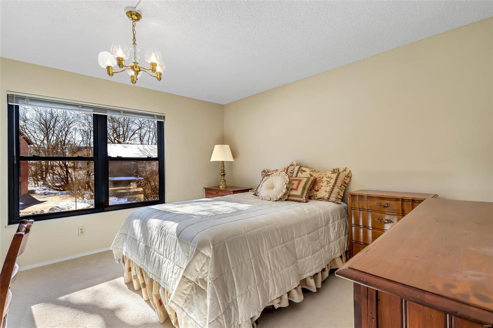 Kirkwood, Missouri 63122, United States, 2 Bedrooms Bedrooms, ,2 BathroomsBathrooms,Residential,Pending,13512