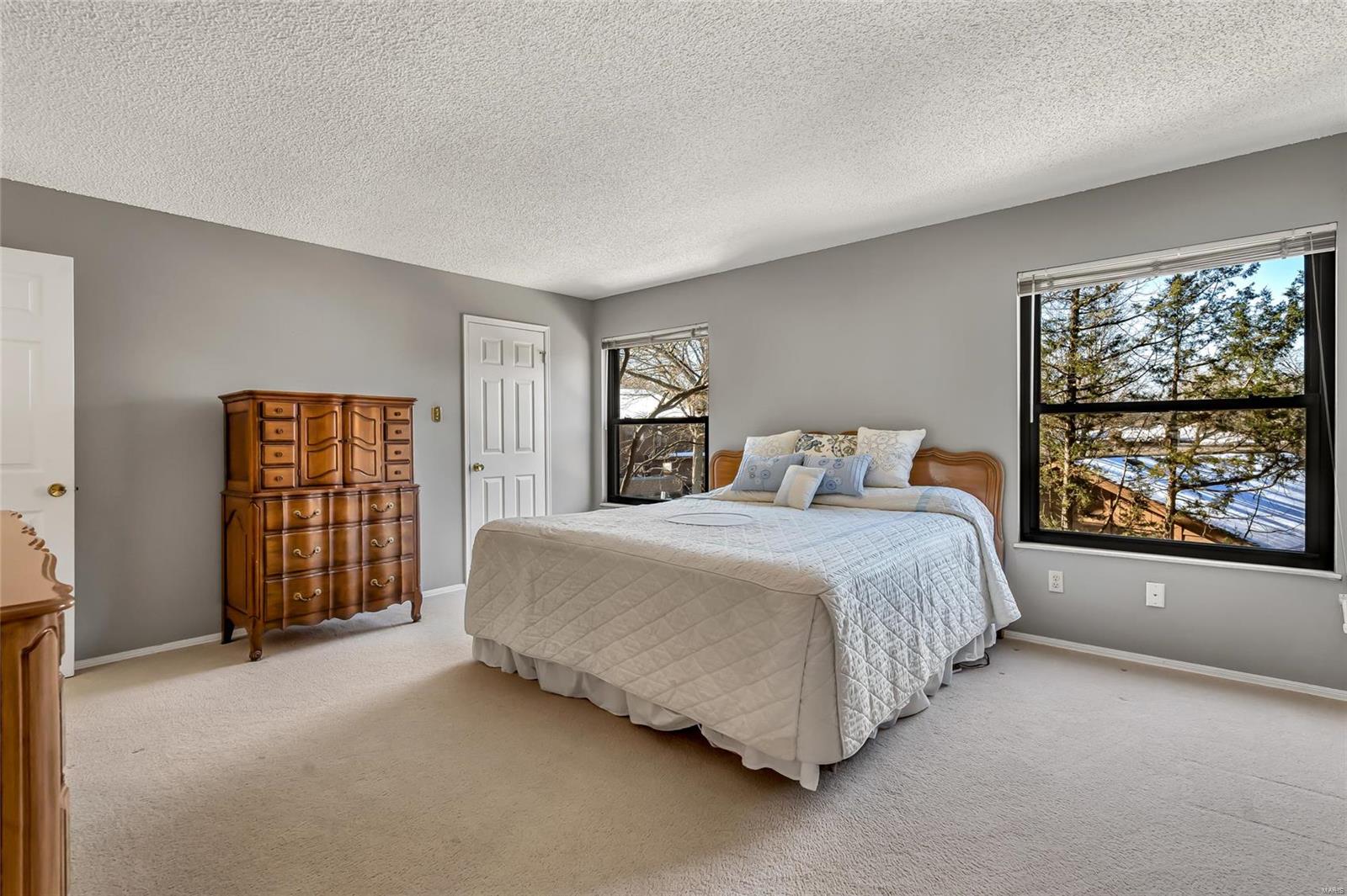 Kirkwood, Missouri 63122, United States, 2 Bedrooms Bedrooms, ,2 BathroomsBathrooms,Residential,Pending,13512