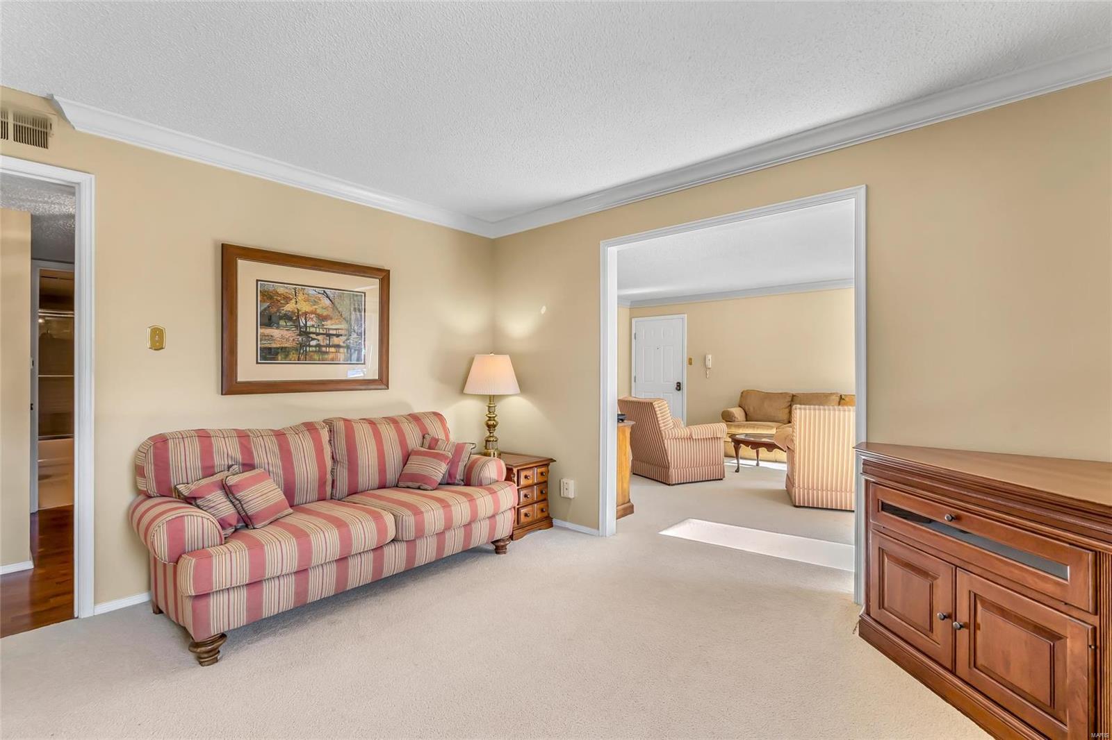 Kirkwood, Missouri 63122, United States, 2 Bedrooms Bedrooms, ,2 BathroomsBathrooms,Residential,Pending,13512