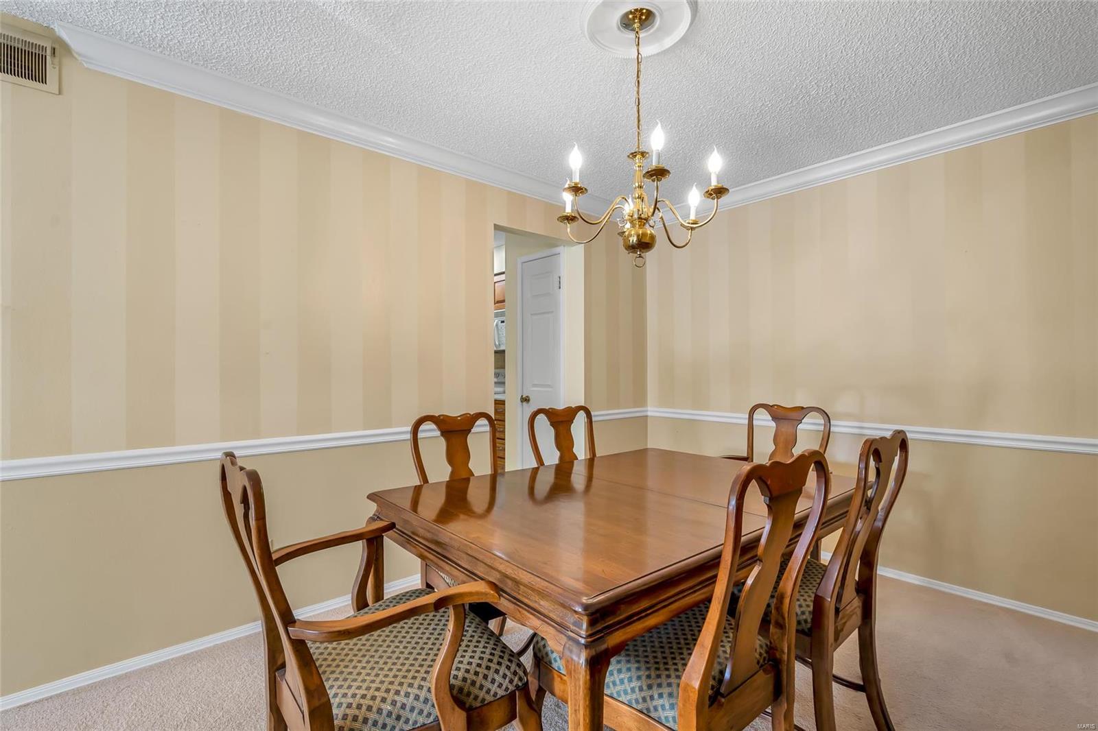 Kirkwood, Missouri 63122, United States, 2 Bedrooms Bedrooms, ,2 BathroomsBathrooms,Residential,Pending,13512