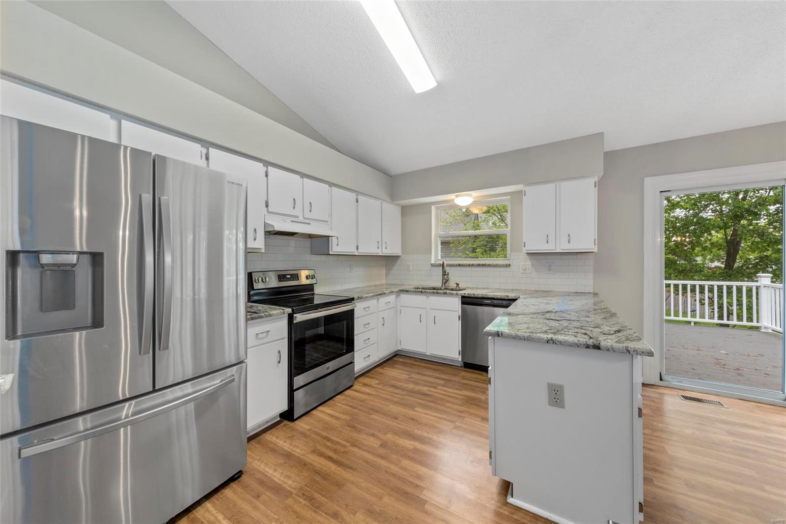 Country Crossing Manor - Residential