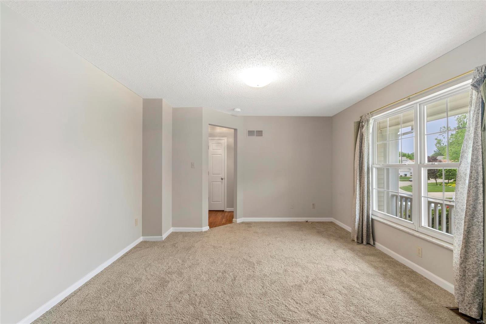 Country Crossing Manor - Residential