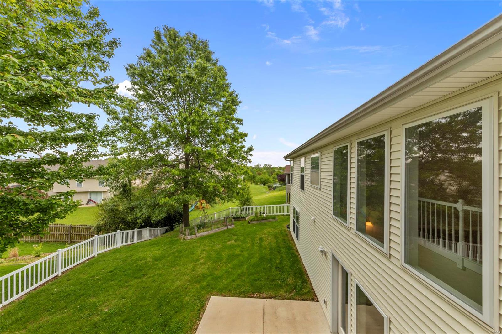 Country Crossing Manor - Residential