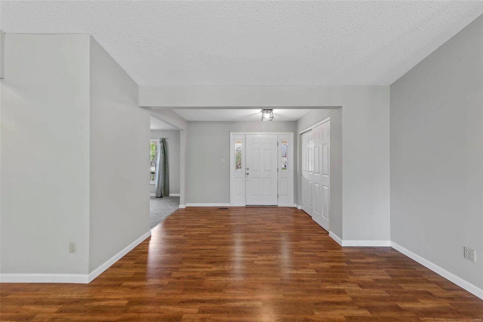 Country Crossing Manor - Residential