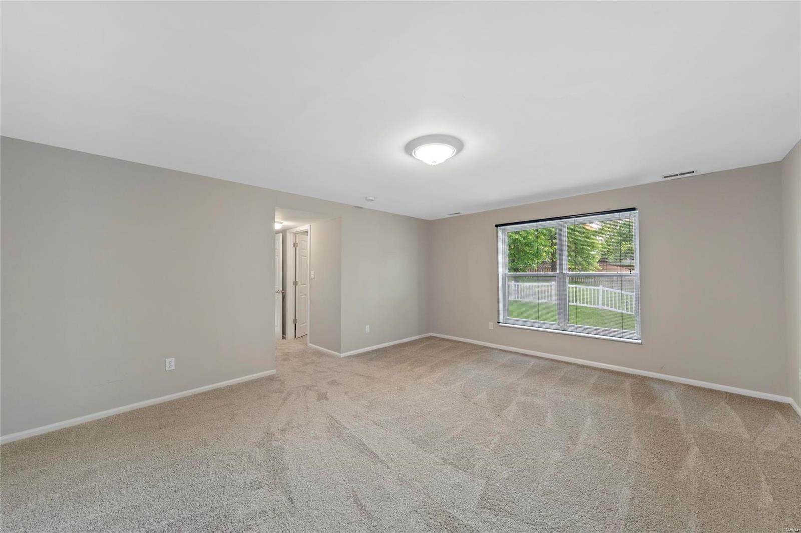 Country Crossing Manor - Residential