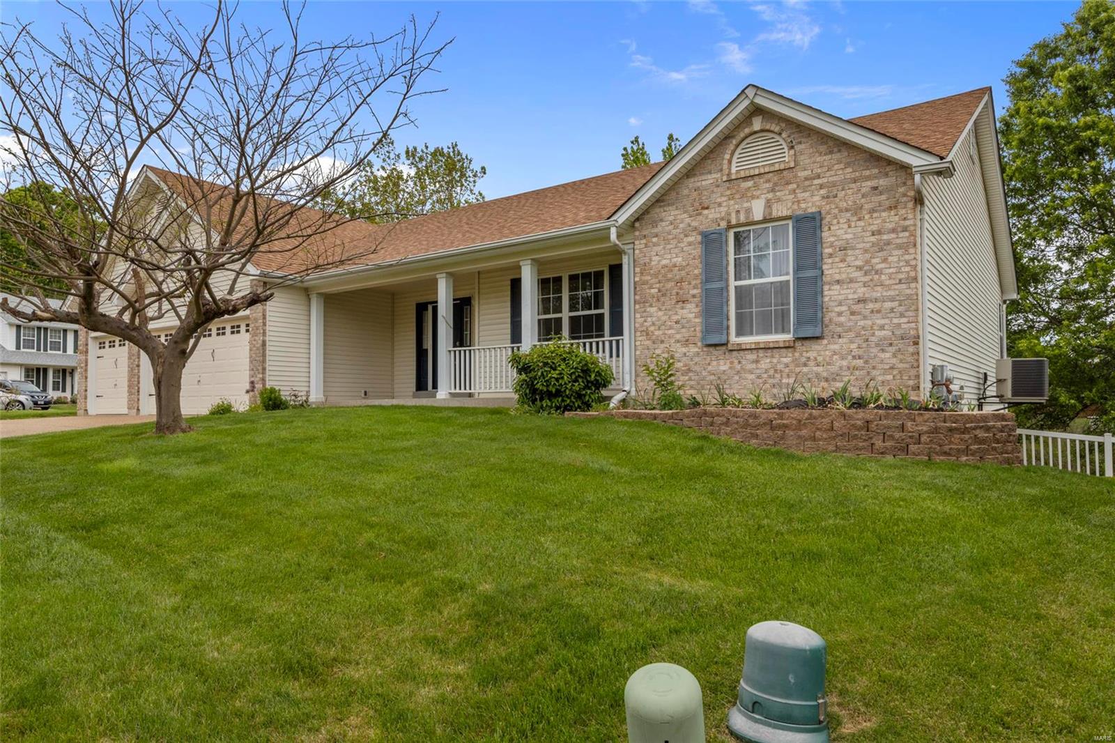 Country Crossing Manor - Residential