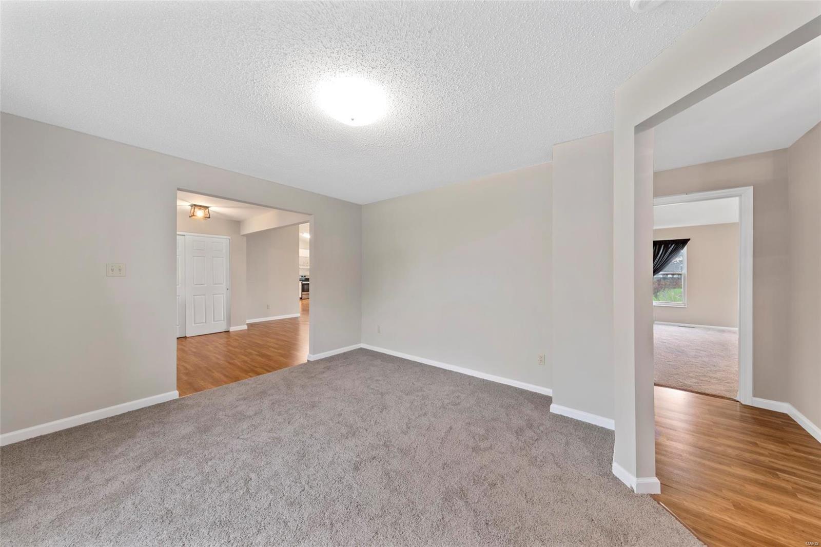 Country Crossing Manor - Residential