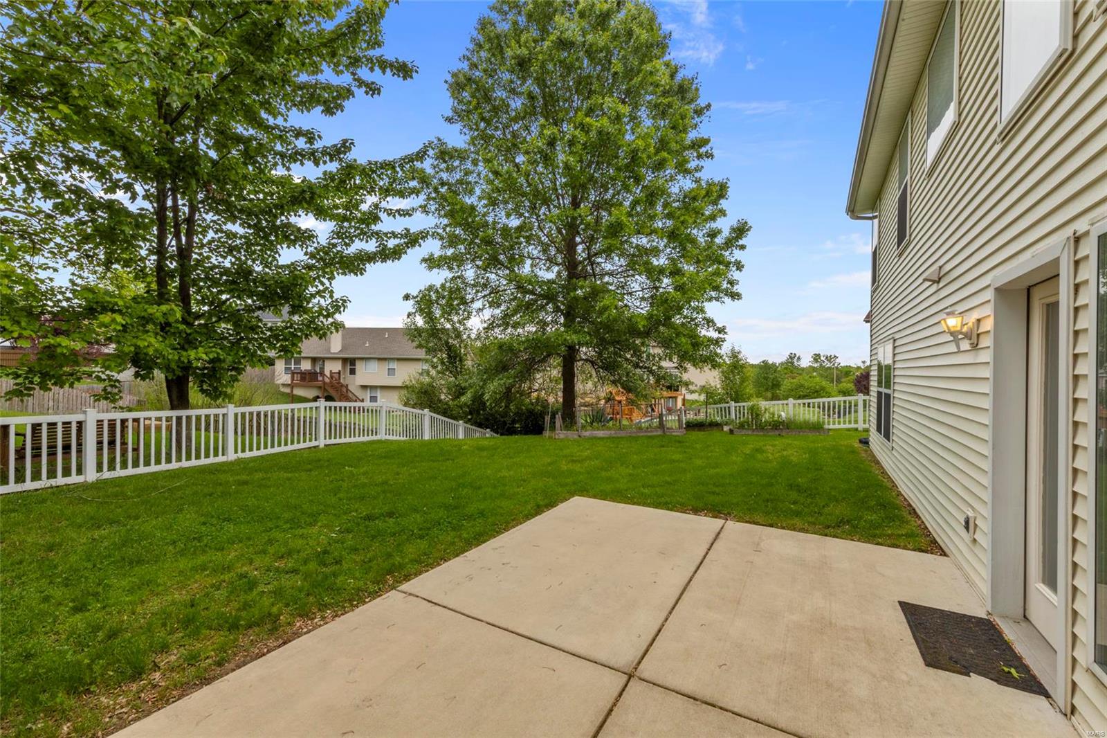 Country Crossing Manor - Residential