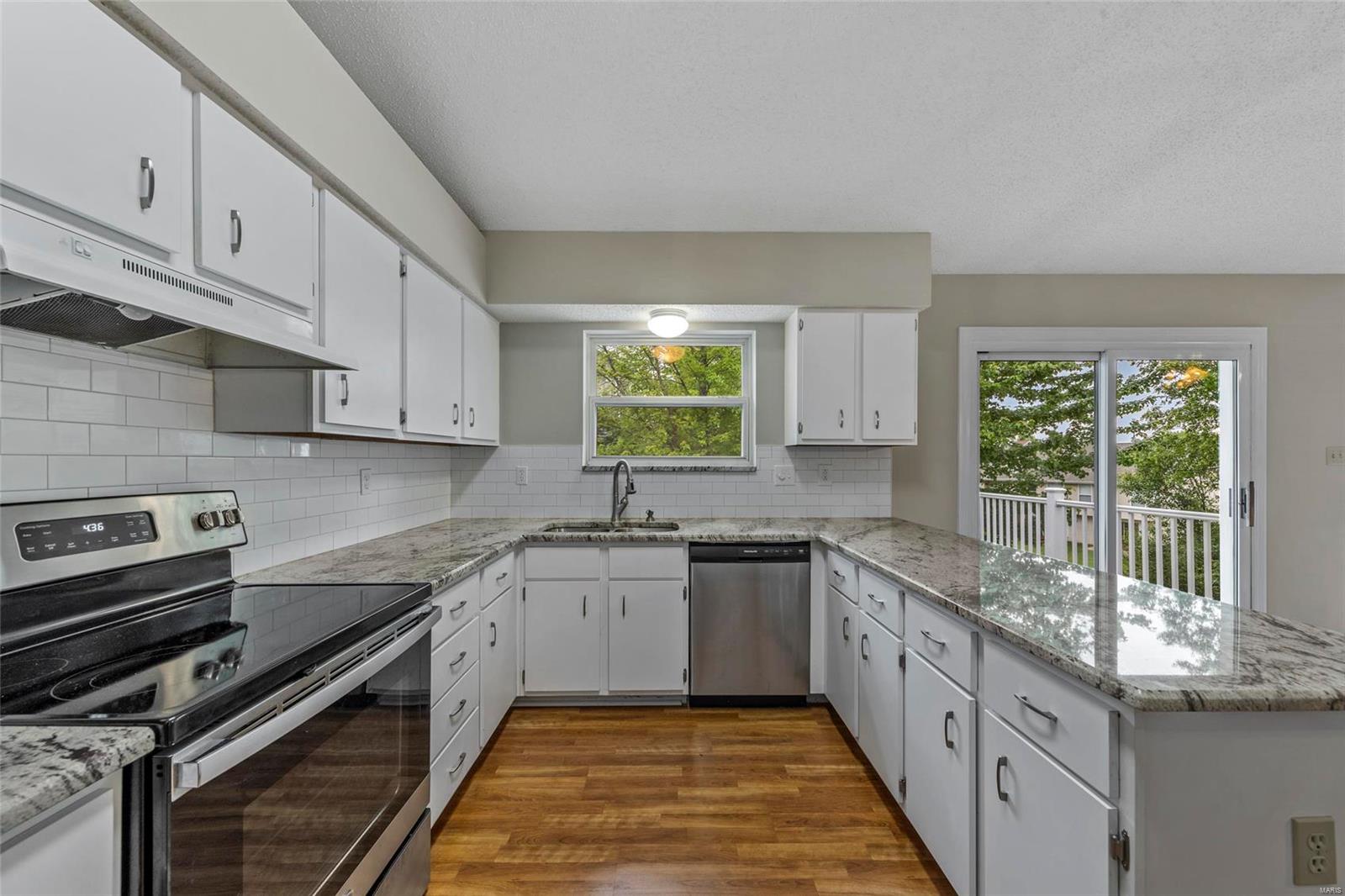 Country Crossing Manor - Residential