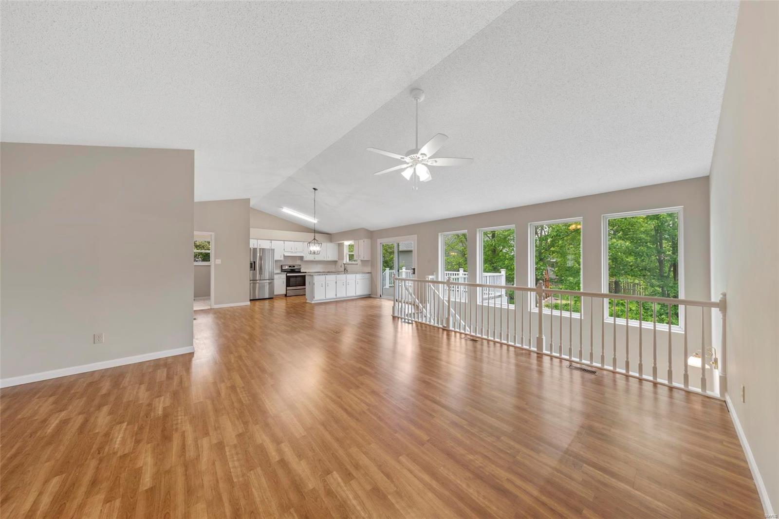 Country Crossing Manor - Residential