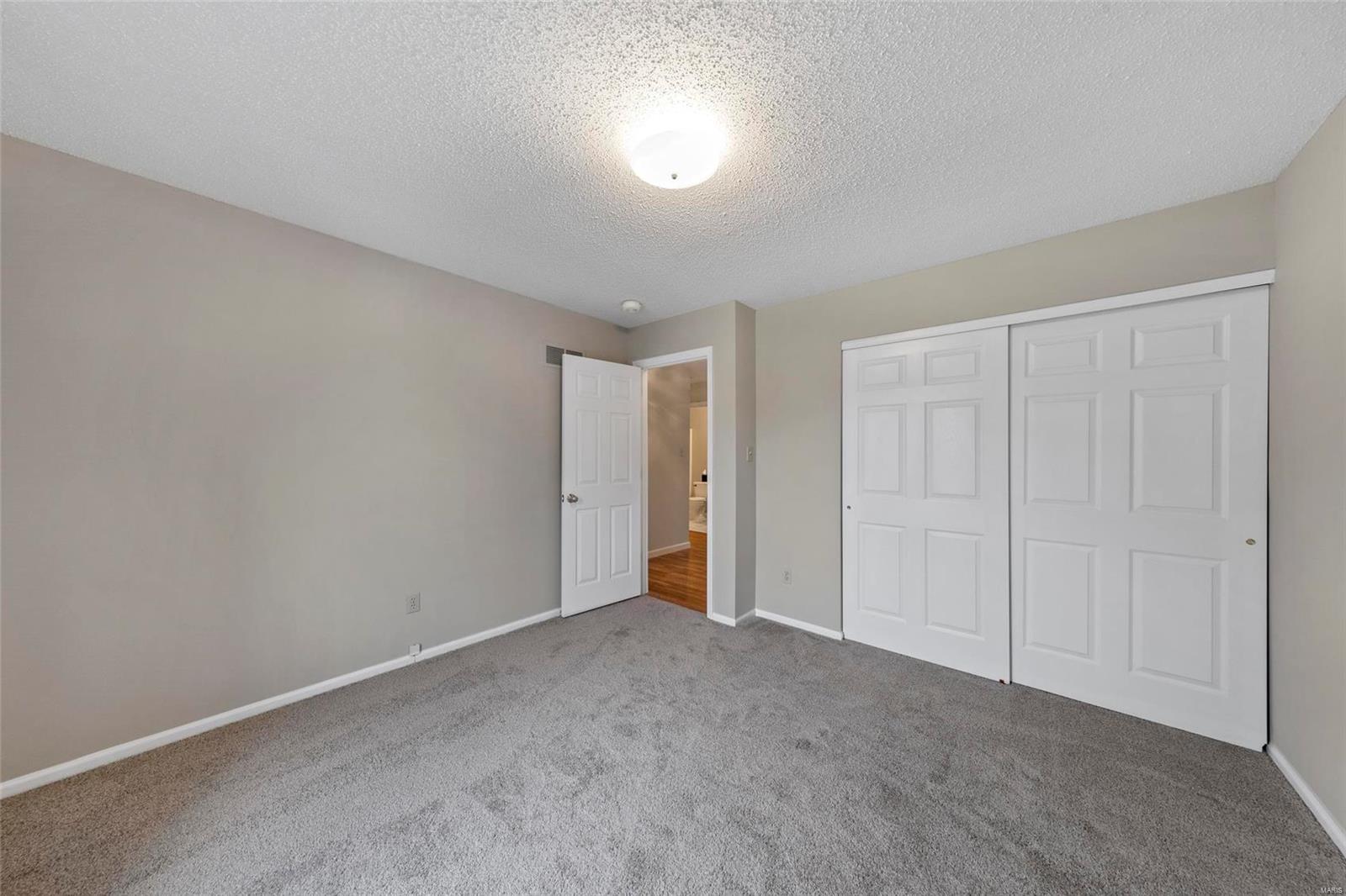 Country Crossing Manor - Residential