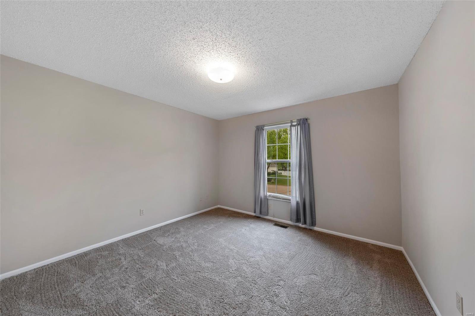 Country Crossing Manor - Residential