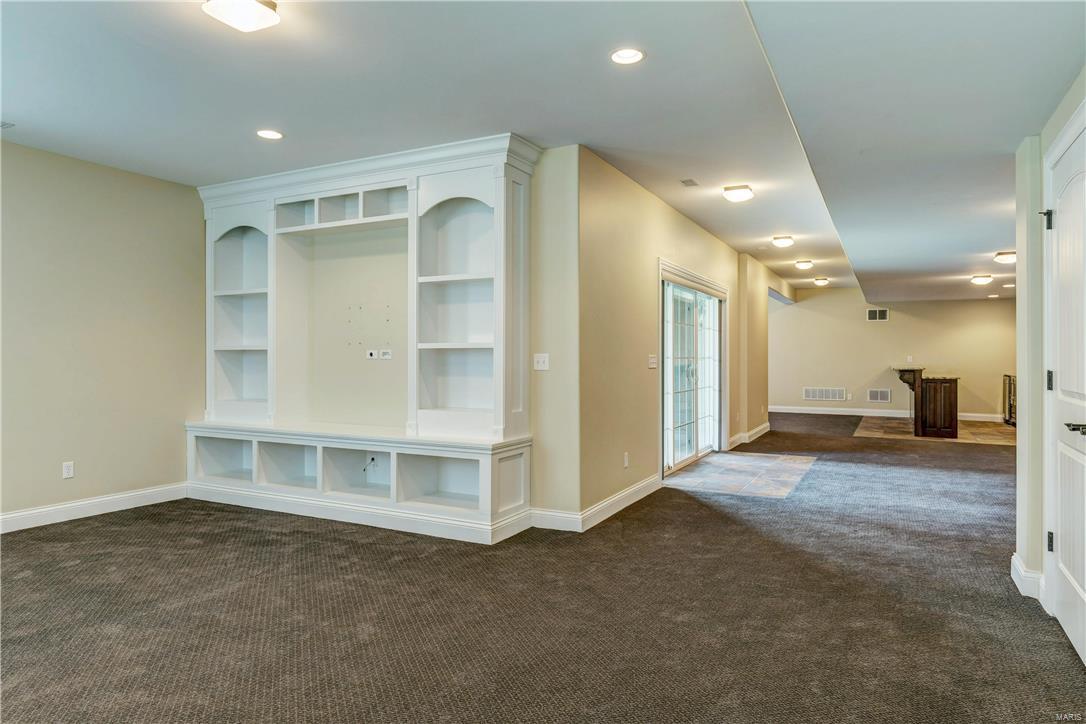 Ladue Meadows - Residential