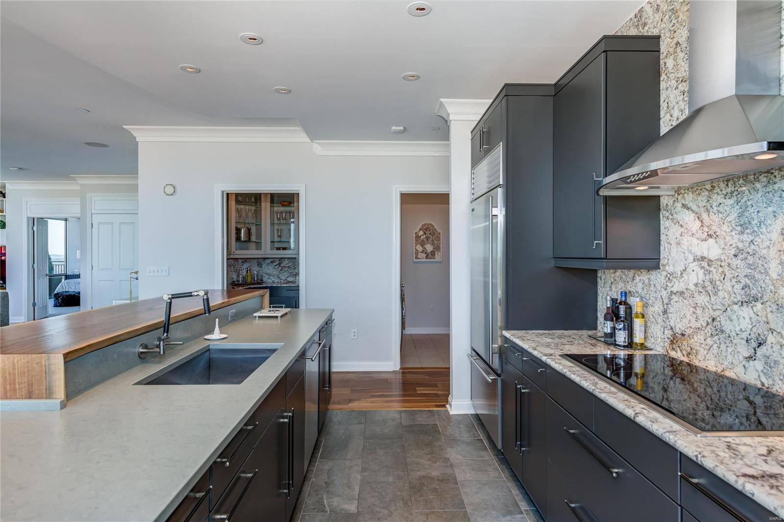 Park East Tower - Residential