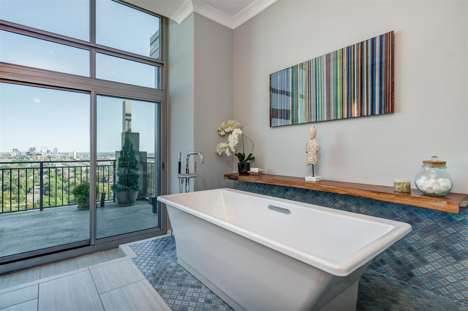 Park East Tower - Residential