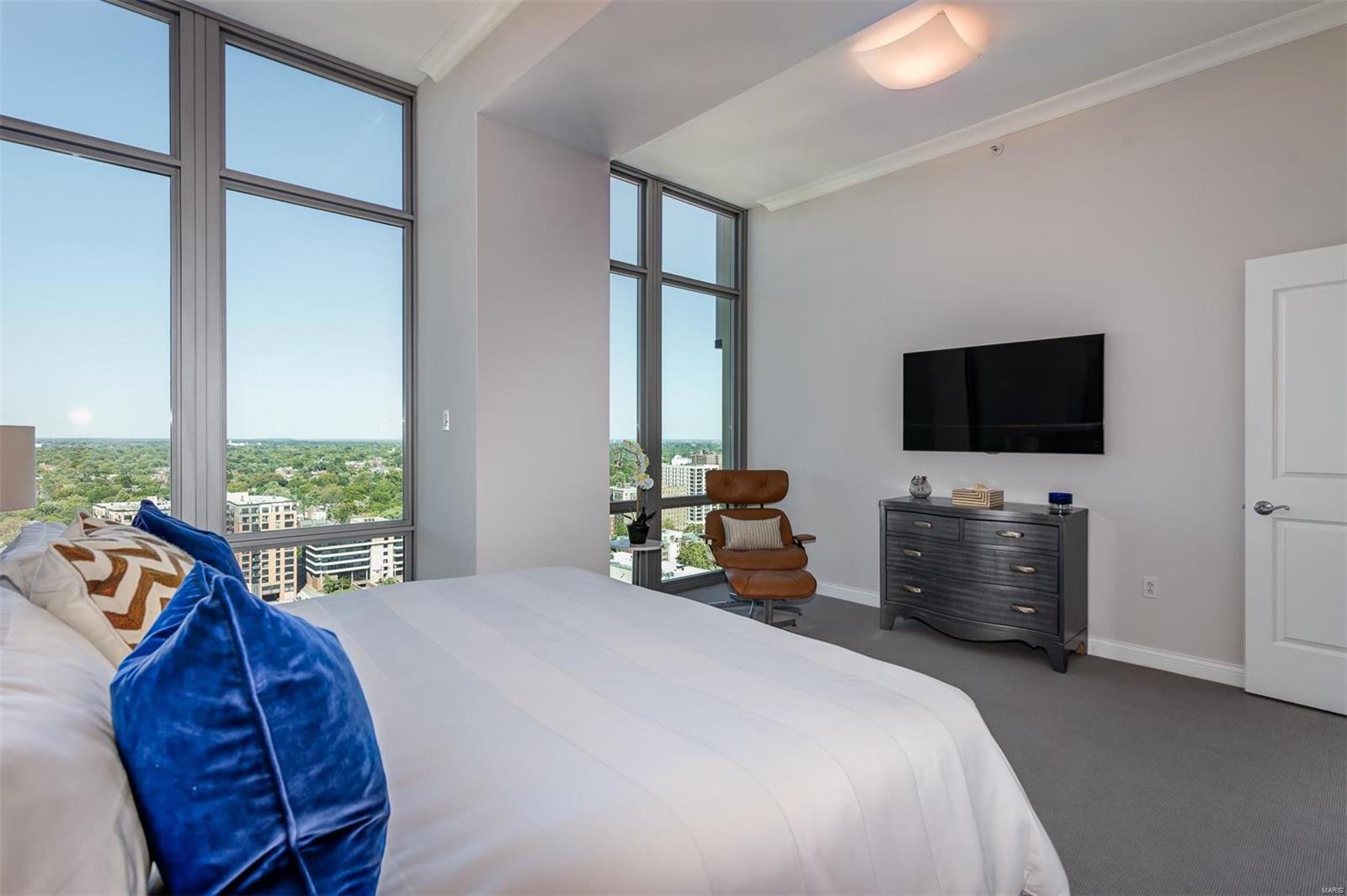 Park East Tower - Residential