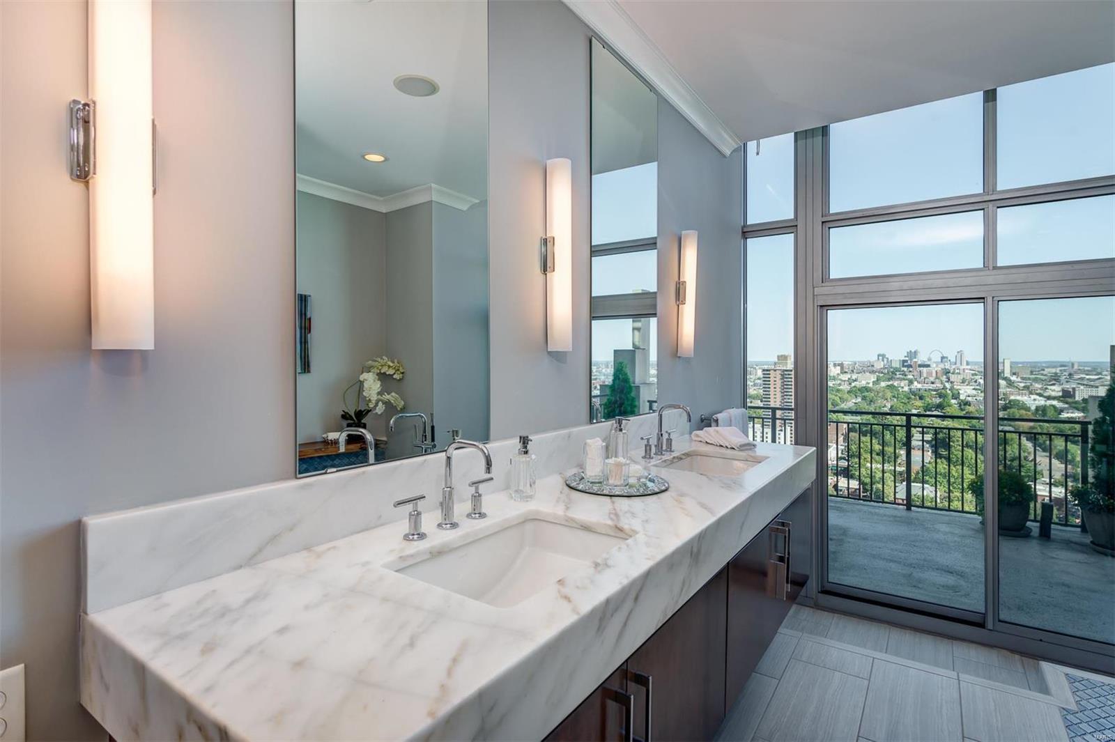 Park East Tower - Residential