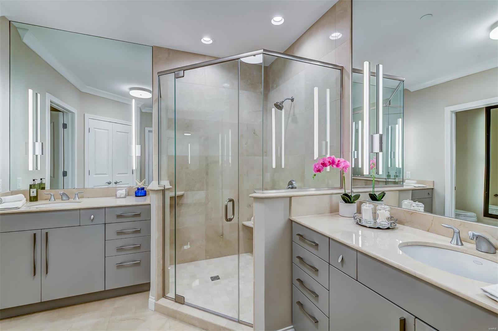 Park East Tower - Residential