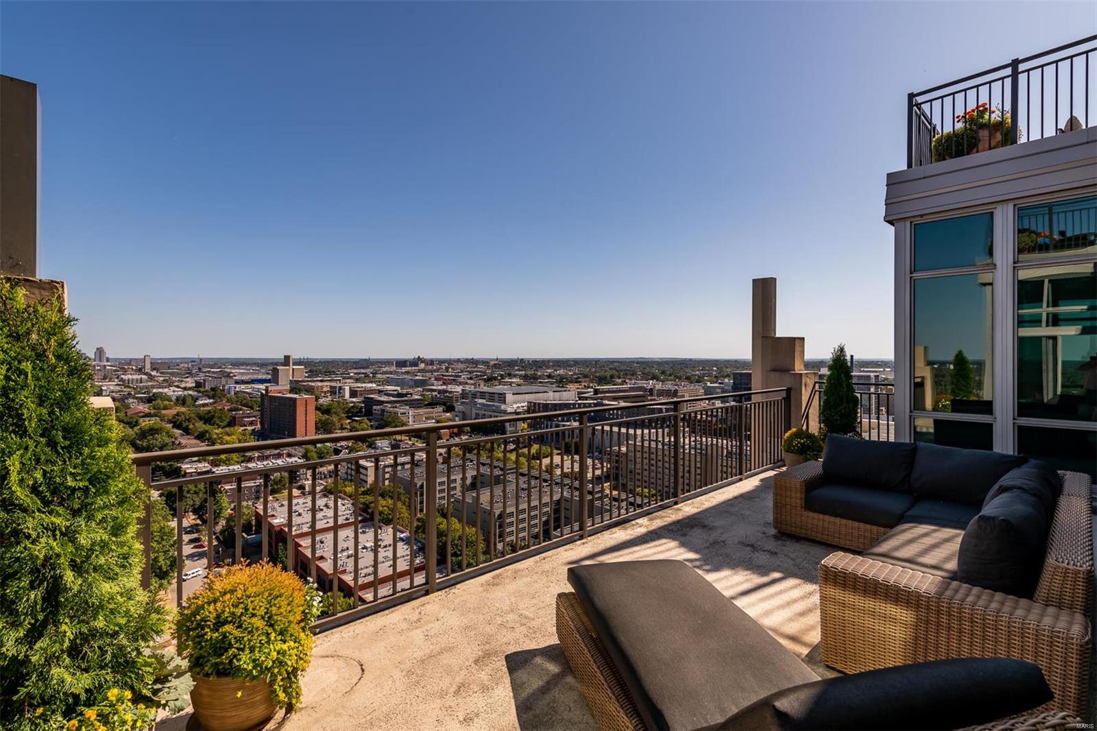 Park East Tower - Residential