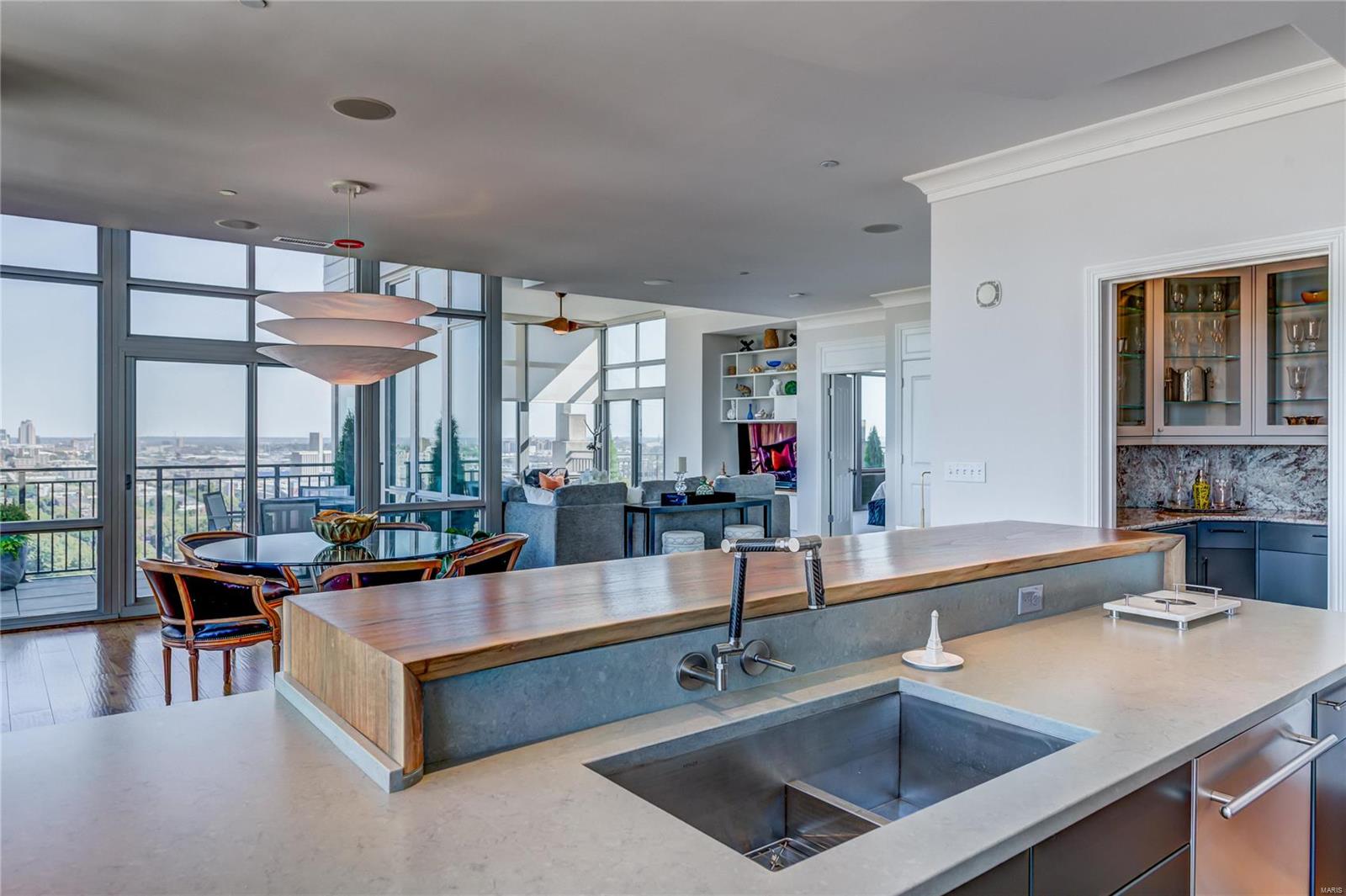 Park East Tower - Residential