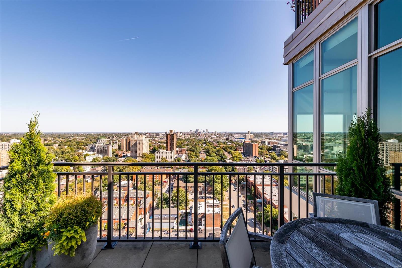 Park East Tower - Residential