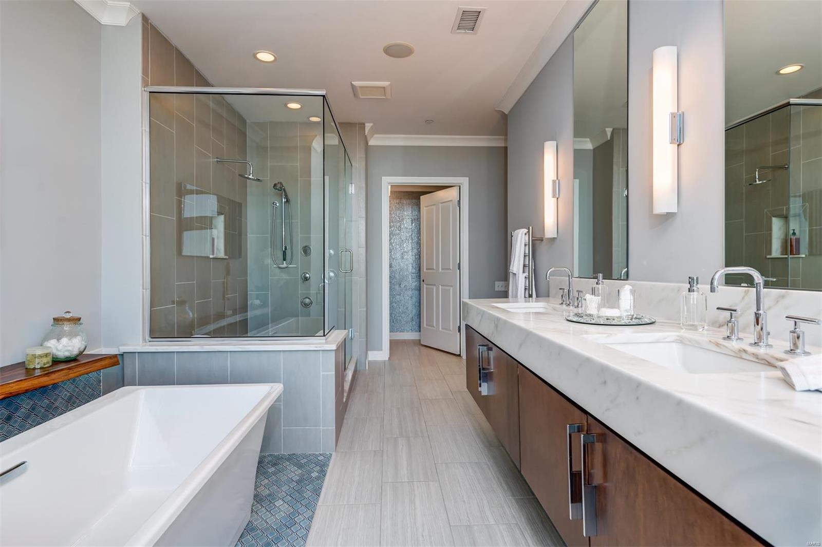 Park East Tower - Residential