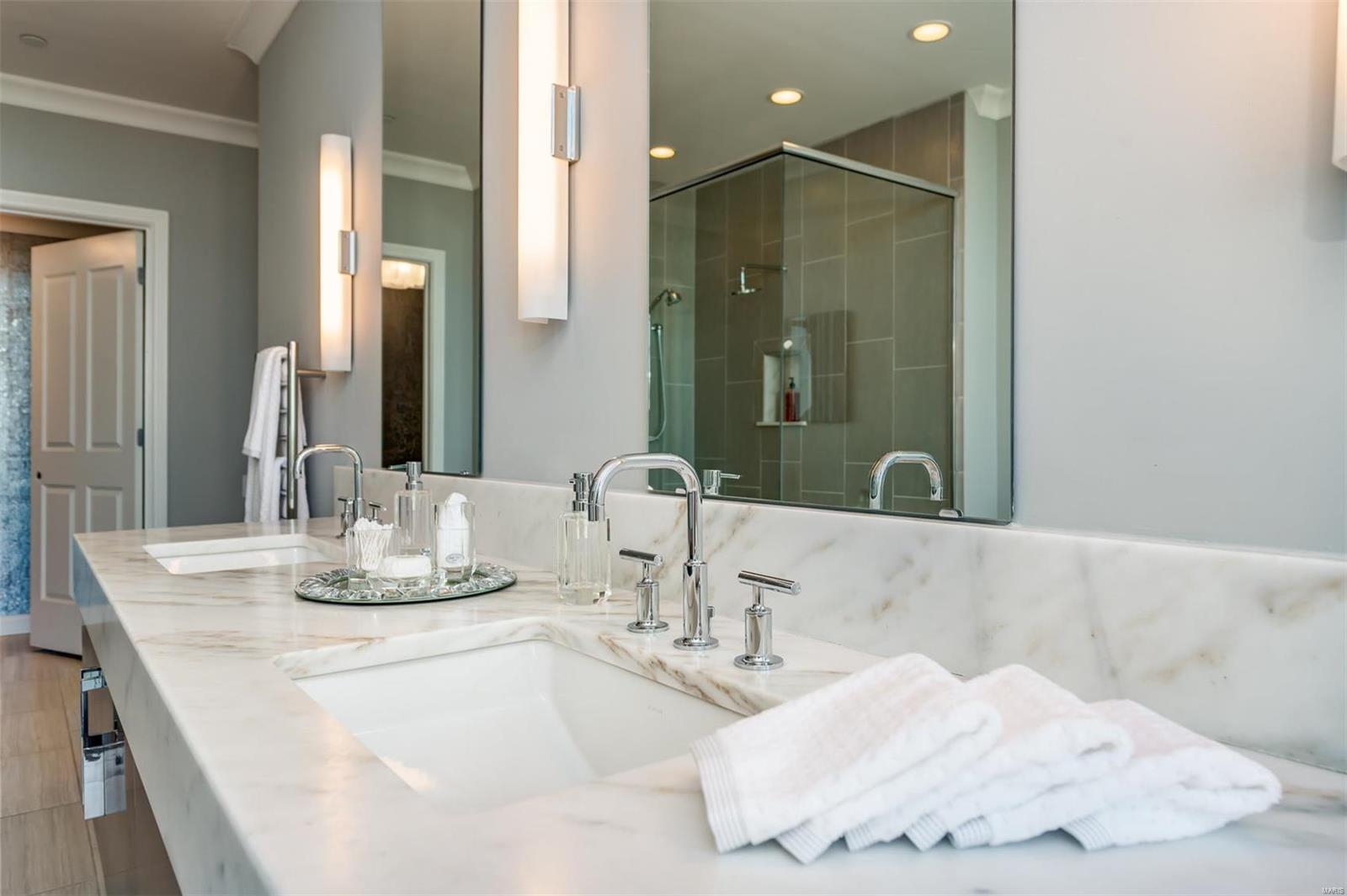 Park East Tower - Residential