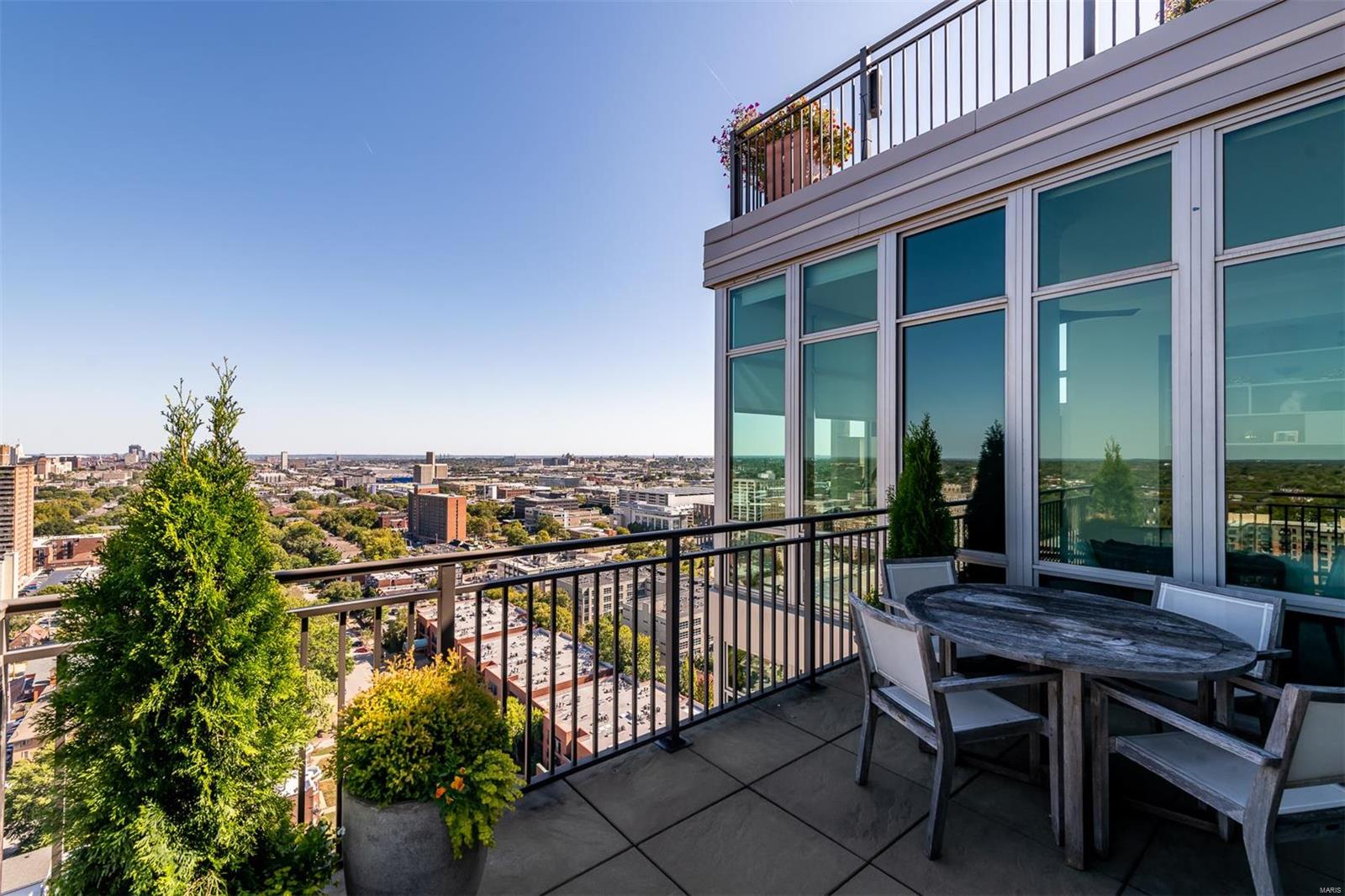 Park East Tower - Residential