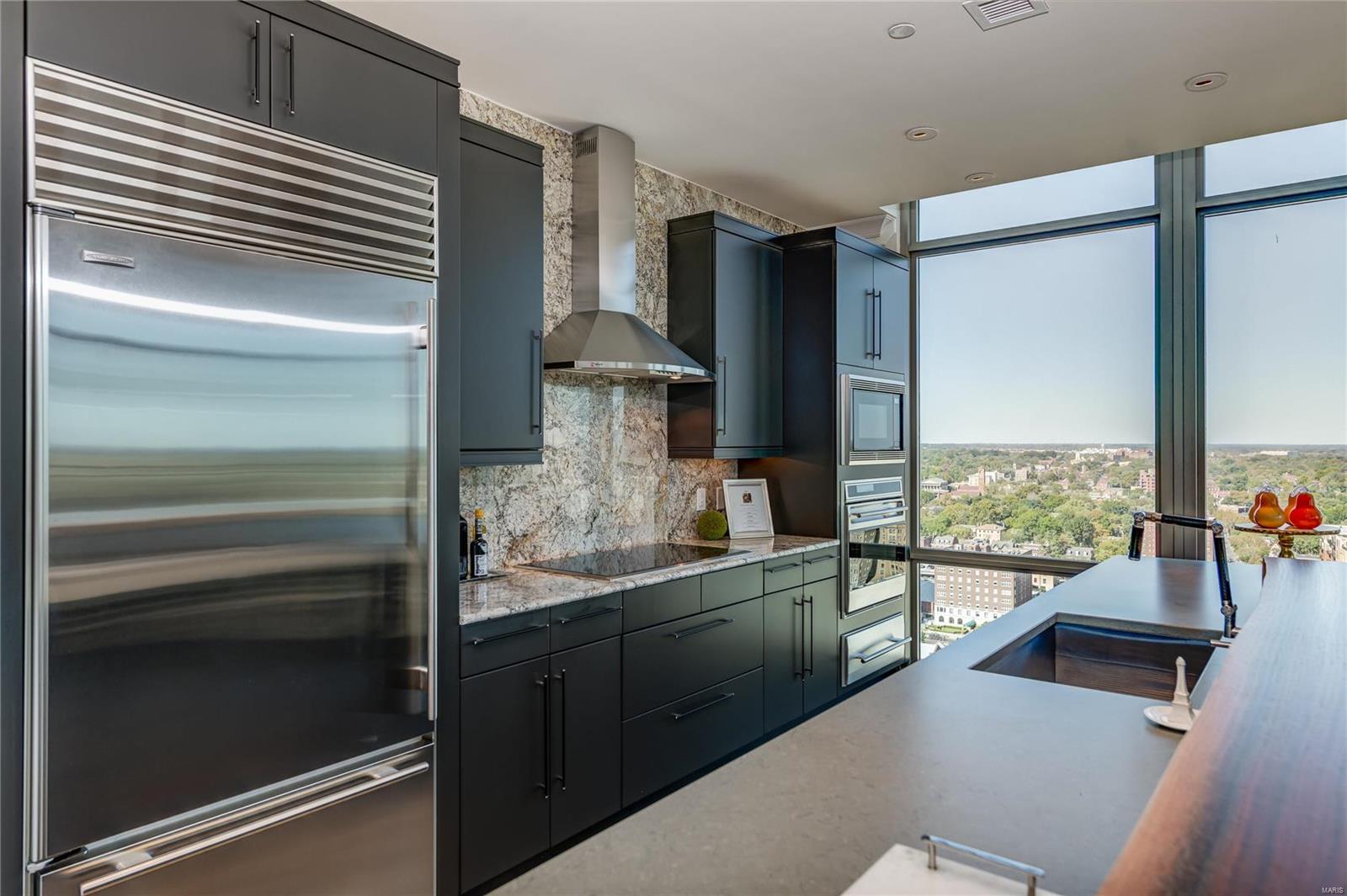 Park East Tower - Residential