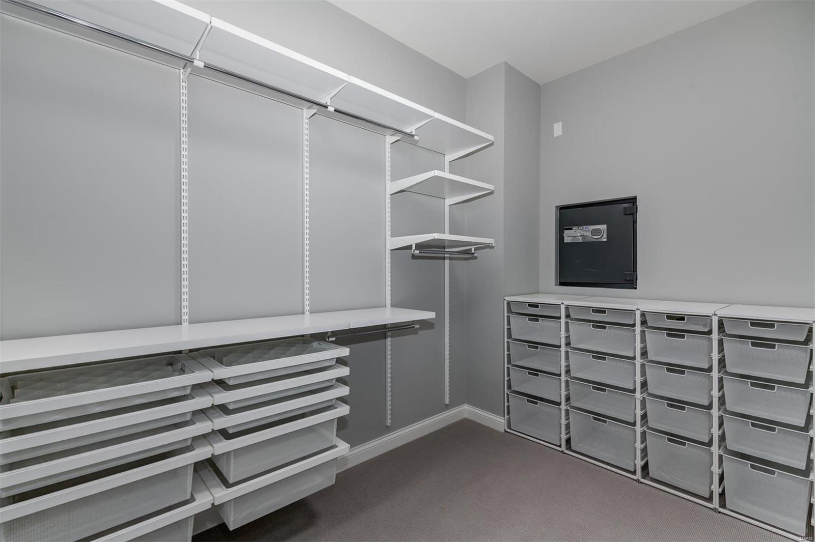 Park East Tower - Residential