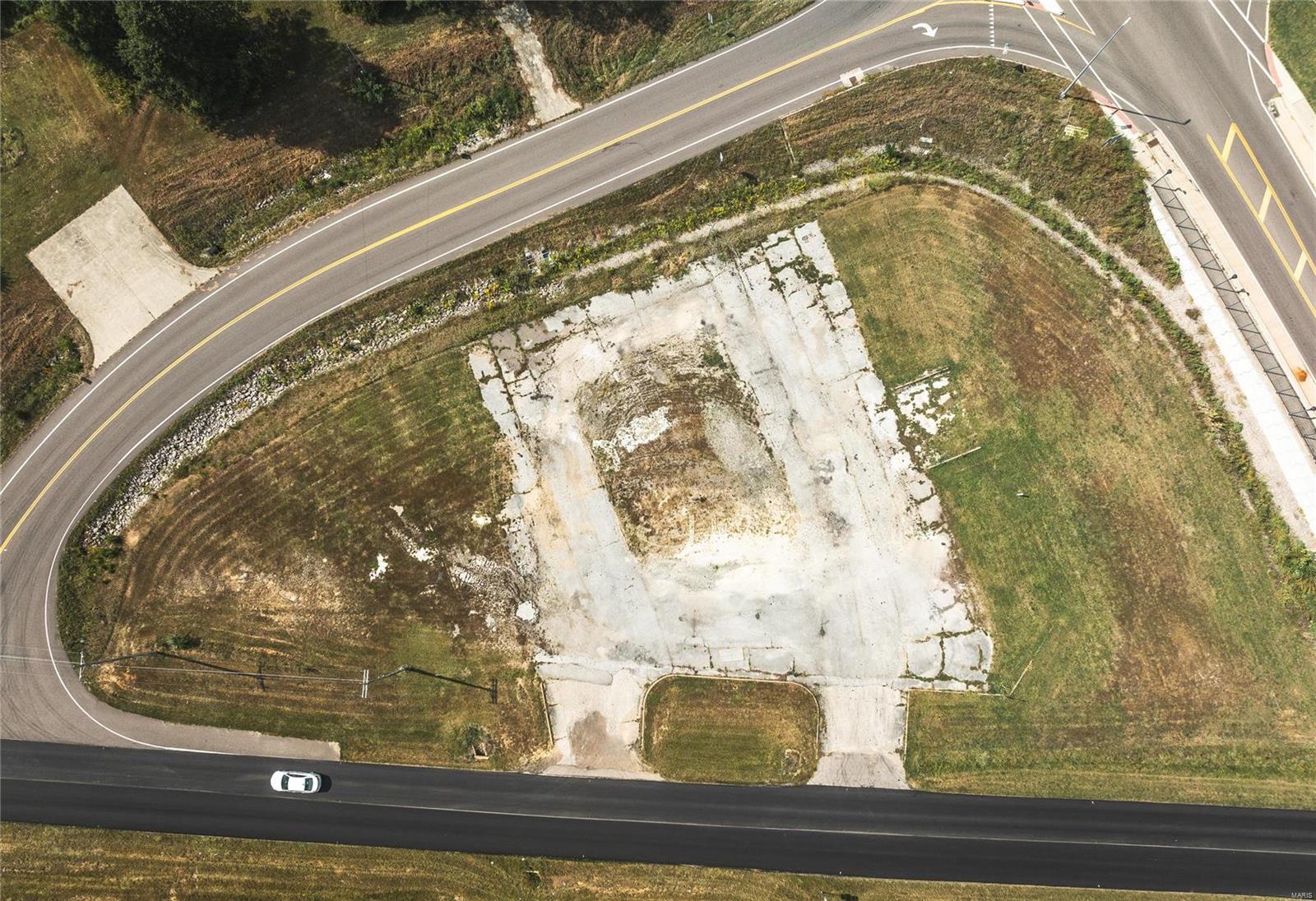 805 N Service Rd W Tract B