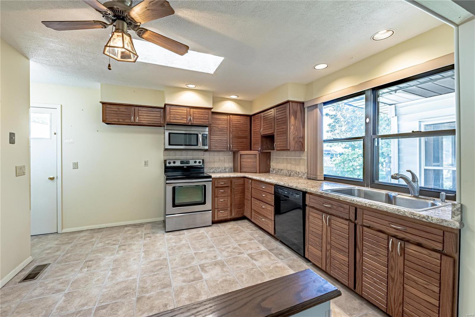 Mayer Wedgwood Green Pheasant Run - Residential