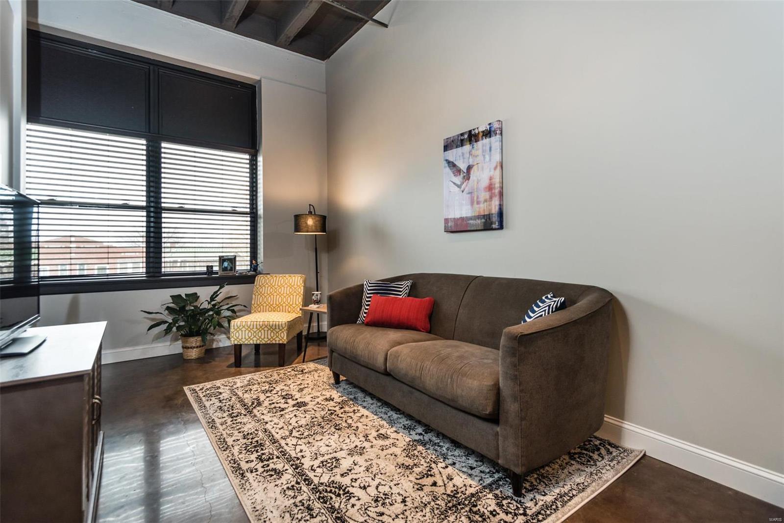 City/St Louis - Residential Income