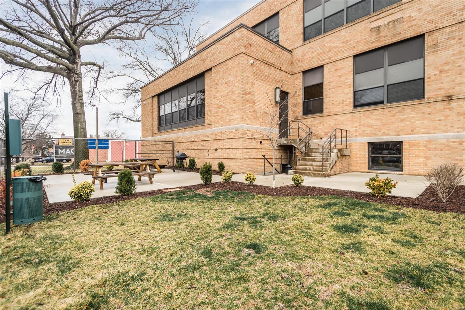 City/St Louis - Residential Income