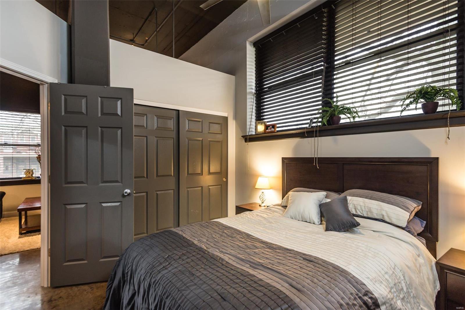 City/St Louis - Residential Income