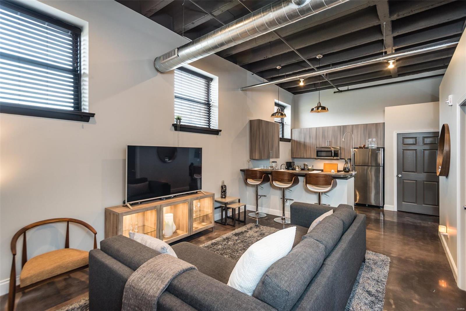 City/St Louis - Residential Income